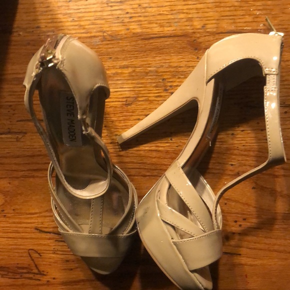 Steve Madden Haylow Open Toe Tan Heels with Back Zipper - Picture 2 of 5